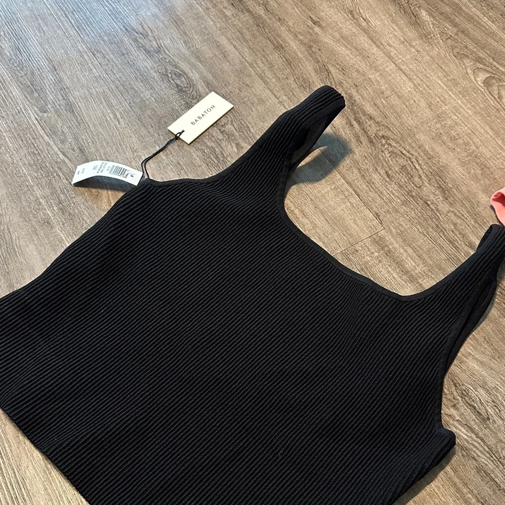 Babaton
Sculpt Knit Squareneck Cropped Tank - Picture 4 of 6